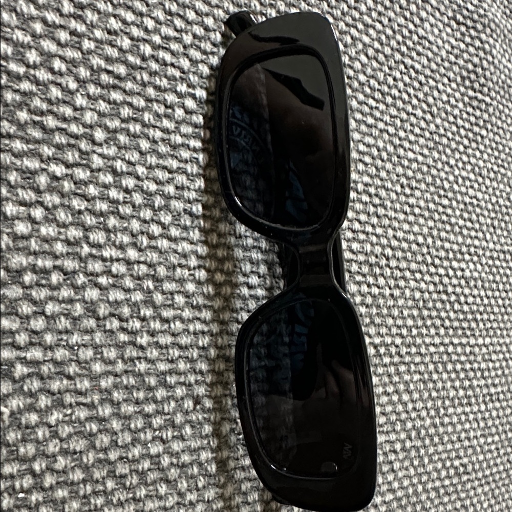 Anthropologie Matt and Nat Sunglasses - Picture 4 of 7